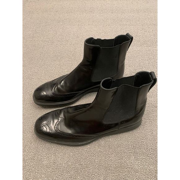 Tod's Men 9 Black Patent Leather Brogue Chelsea Boots - Picture 1 of 11